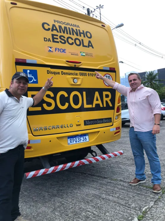 Prefeito Tonzinho vai à Salvador receber mais um ônibus escolar para Lajedão