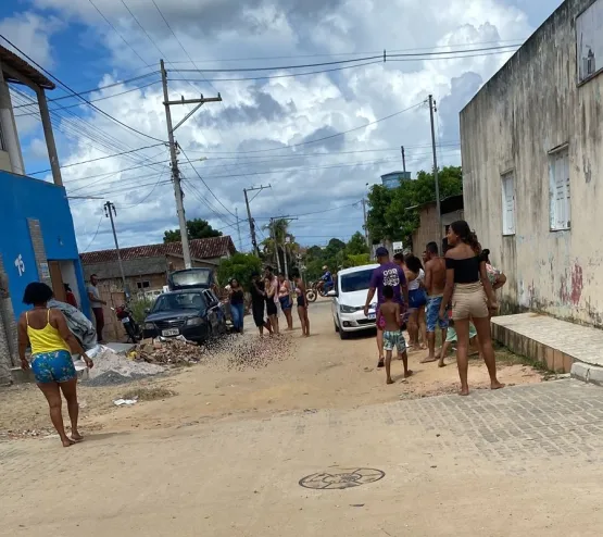 Jovem é arrancado de dentro de casa e executado no meio da Rua no Liberdade II em Teixeira de Freitas