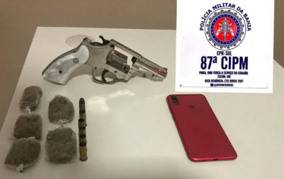 Suspeito morre em troca de tiros com a polícia  em Teixeira de Freitas