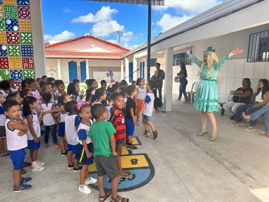 Acelerando Mudanças: Prefeitura leva campanha de conscientização à escola de Teixeira de Freitas 