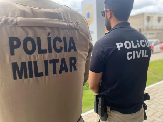 Pai que torturava filhos de quatro anos e de nove meses é preso, na Bahia