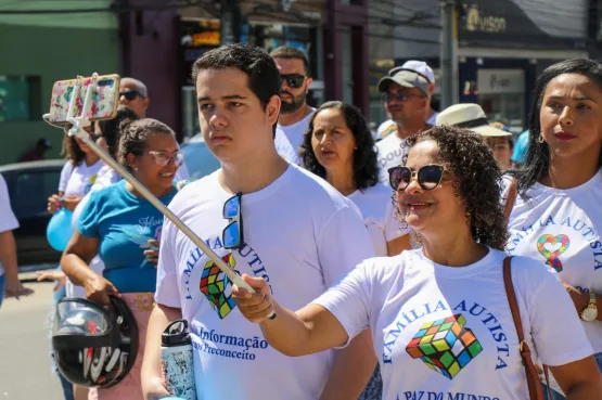 Teixeira de Freitas realiza Caminhada de Conscientização ao Dia Mundial do Autismo 