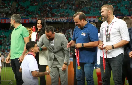 Final do campeonato baiano na Arena Fonte Nova apoia programa Bahia Sem Fome e arrecada alimentos