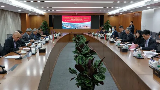 Na China, governador Jerônimo Rodrigues participa de reunião sobre os investimentos da Ponte Salvador-Itaparica