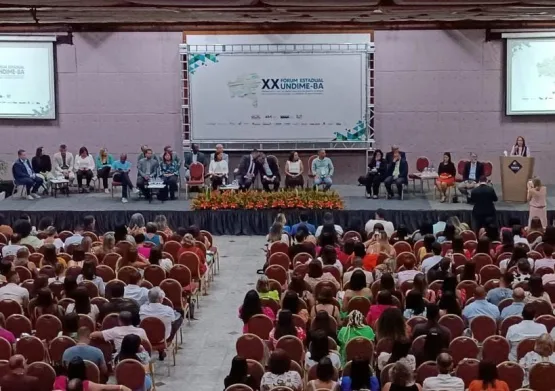 Educação de Medeiros Neto participa do 20º Fórum Ordinário da Undime Bahia, em Salvador