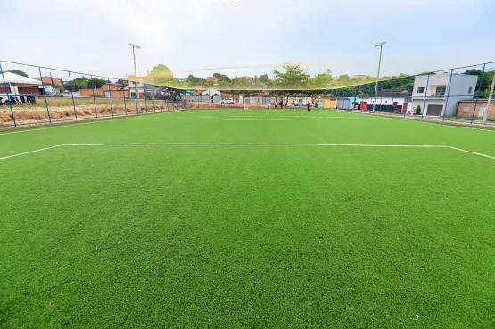 Em Teixeira de Freitas, Geraldo Júnior entrega areninha, autoriza recuperação em aeroporto e vistoria obra no Hospital Costa das Baleias