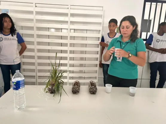 Secretaria de Meio Ambiente acompanha oficina de Educação Ambiental em escola teixeirense