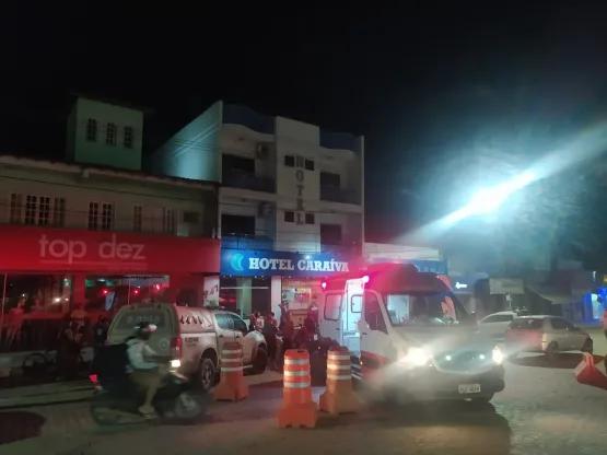 Vídeo - Criminosos invadem pousada e executam Matheus Malacarne  dentro de pousada  em Itabela. 