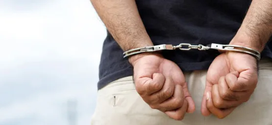 Homem é preso com mandado de prisão em aberto em Nova Viçosa