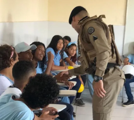 Prado: Secretaria de Educação em parceria com a Polícia Militar realizam ações de segurança nas escolas públicas do município