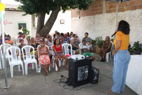 Palestra com equipe do CER IV conscientiza teixeirenses vinculados ao CRAS sobre o autismo