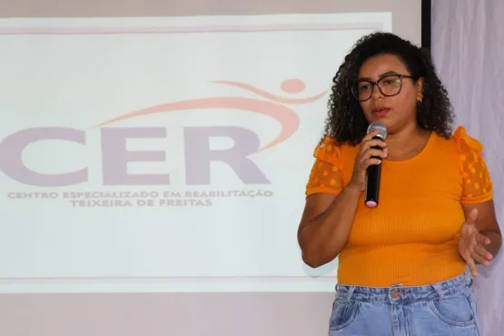 Palestra com equipe do CER IV conscientiza teixeirenses vinculados ao CRAS sobre o autismo