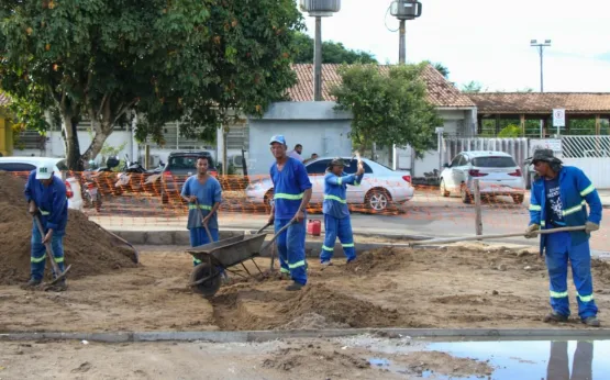 Obras da Praça Joana Angélica seguem em ritmo acelerado em Teixeira de Freitas