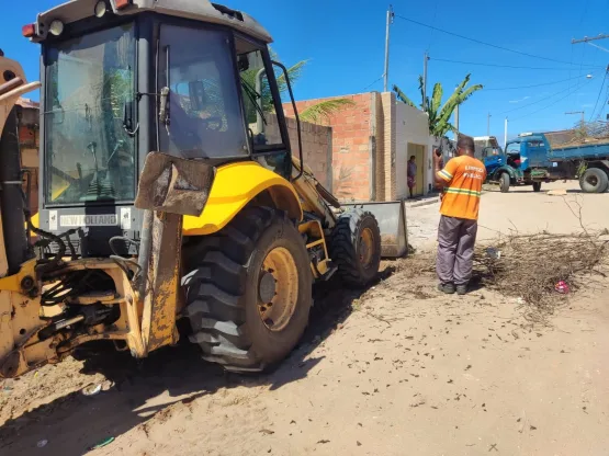 Ações da Prefeitura e Secretaria de Obras de Alcobaça beneficiam sede e comunidades