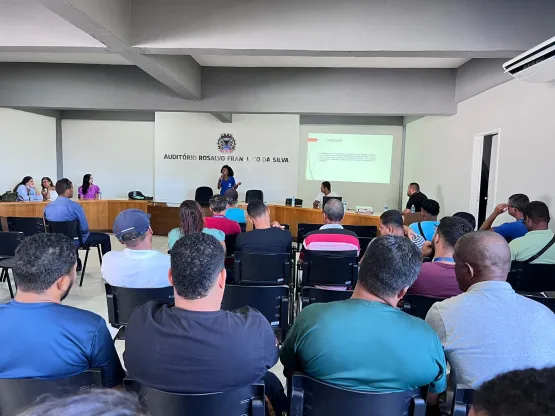 Prefeitura de Mucuri promove palestra sobre Segurança do Trabalho em alusão à Campanha Abril Verde