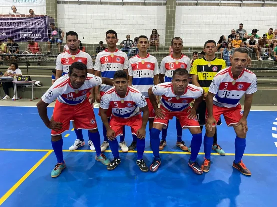 1ª rodada da Copa Comércio de Futsal de Medeiros Neto é marcada com a presença de grande público