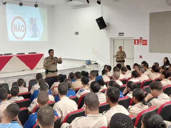 Rede Cidadã faz palestra contra as drogas no Colégio da Polícia Militar