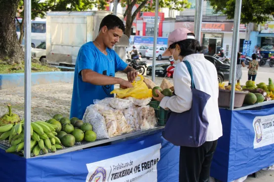  Feira da Agricultura Familiar aquece a economia de produtores rurais de Teixeira de Freitas 