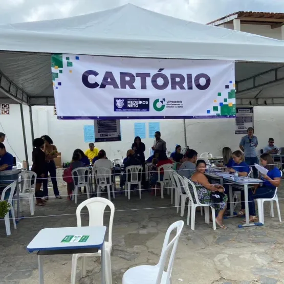 Prefeito Beto Pinto acompanha uma das maiores ações cidadãs já realizadas em Medeiros Neto: o REGISTRE-SE!