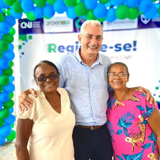 Prefeito Beto Pinto acompanha uma das maiores ações cidadãs já realizadas em Medeiros Neto: o REGISTRE-SE!