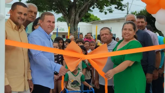 Prefeito Tonzinho reinaugura Escola Municipal Blandino Severo Batista, em Lajedão