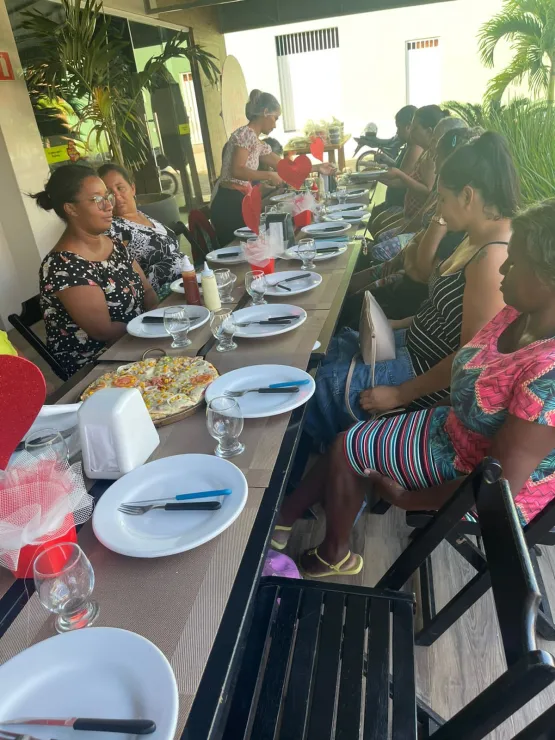 Prefeitura de Medeiros Neto realiza festa de Dia das Mães com pacientes do Caps