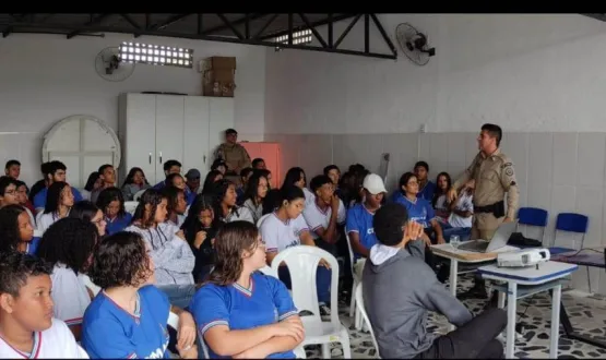 Rede Cidadã encerra primeiro ciclo de palestras em escolas de Teixeira de Freitas. Major Neto elogiou o resultado alcançado