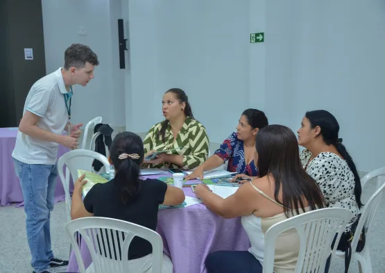 Secretário de Educação de Lajedão acompanhado de professores participa no Sicoob de Nanuque/MG do Wokshop Financinhas