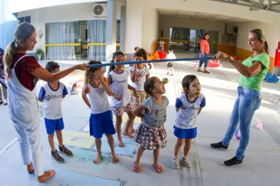 Semana Mundial do Brincar estimula instituições de ensino teixeirenses na integração entre brincadeiras e a natureza