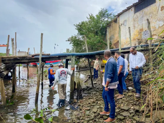 Prefeito Gilvan Produções visita obras do Cais do rio Jucuruçu