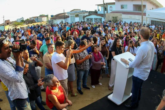 Prfdeito Marcelo Belitardo autoriza  serviço de  drenagem e pavimentação de ruas do bairro Vila Caraípe