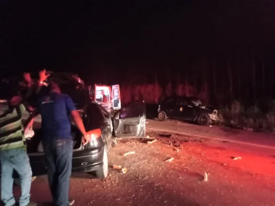 Três pessoas ficam gravemente feridas após motorista alcoolizada provocar acidente na BR 418 em Nova Viçosa