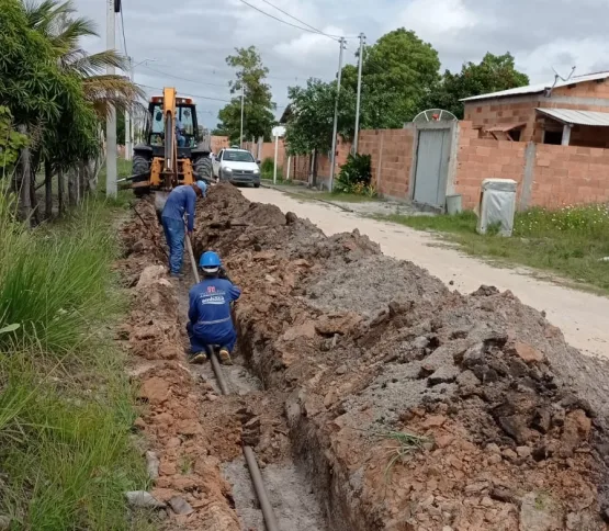 Prefeitura de Mucuri em parceria com a Embasa amplia rede de abastecimento de água no bairro 1º de Maio