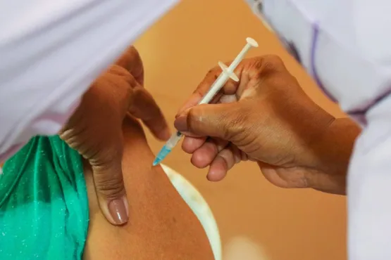 Prefeitura de Teixeira realiza vacinação contra gripe e COVID-19 no próximo sábado (17)