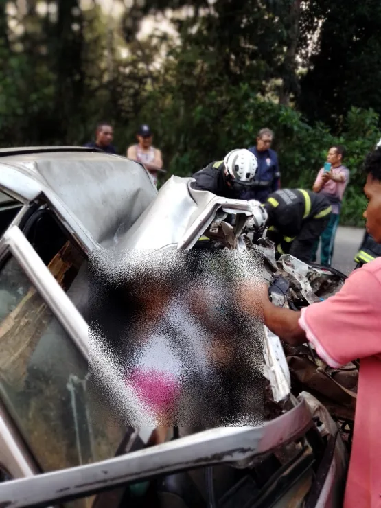 Seis pessoas morrem em acidente entre ônibus da Águia Branca e carro de passeio na BR 101 no sul da Bahia