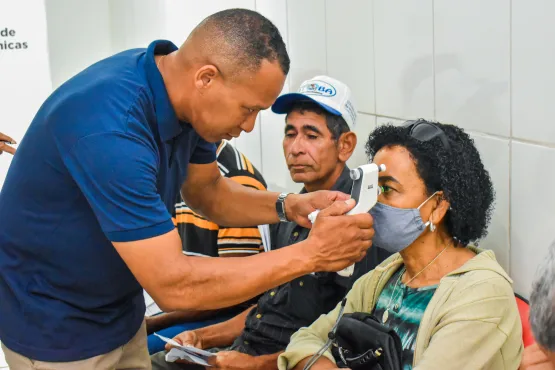 Mutirão do Glaucoma atende quase 200 pessoas em Caravelas, oferecendo cuidados oftalmológicos essenciais