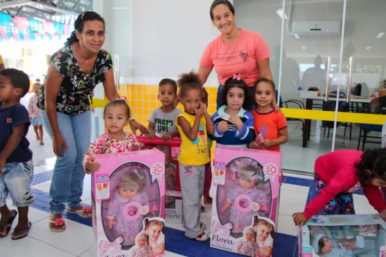 Prefeitura realiza a entrega de brinquedos socioeducativos para instituições de ensino teixeirenses