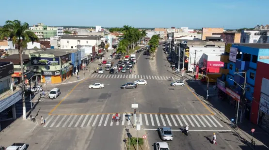 Evento privado apoiado pelo Governo do Estado interdita trecho da Av.  Getúlio Vargas , tranforma Teixeira de Freitas num caos. Motoristas e comerciantes reclamam