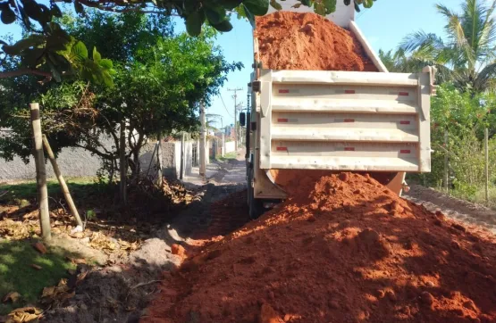 Prefeitura de Mucuri deflagra uma grande frente de trabalho na recuperação e manutenção de estradas vicinais no interior do Município