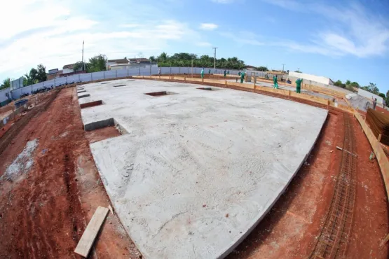 Prefeitura de Teixeira avança com construção de escola no bairro Ulisses Guimarães