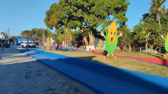 Prefeita Luciana machado inaugura praça e calçamento na comunidade quilombola de Cândido Mariano