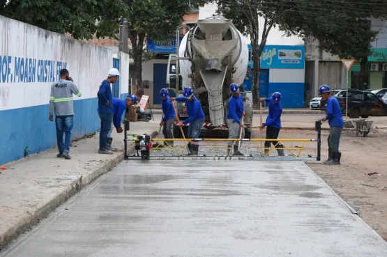 Rua Maurício de Nassau no bairro Vila Caraípe é pavimenta pela prefeitura de Teixeira