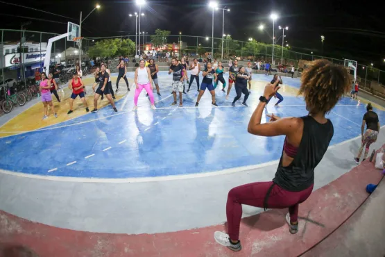 Movimenta Teixeira: conheça os benefícios das aulas de dança realizadas na Praça Padre Apparecido
