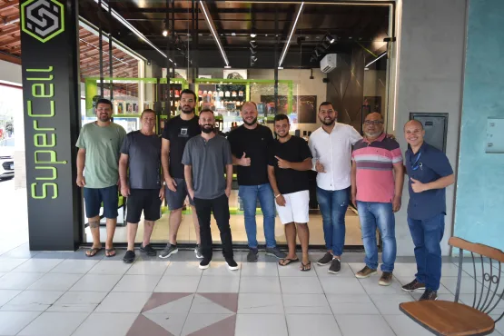 Super Cell inaugura nova loja no Shopping Teixeira Mall