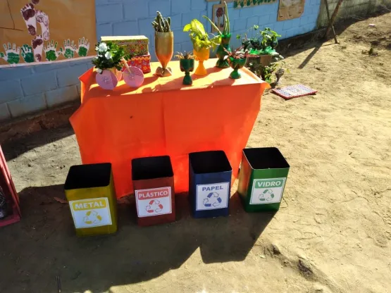 Escola Girassol/APAE de Medeiros Neto realiza apresentações do projeto Educação Ambiental