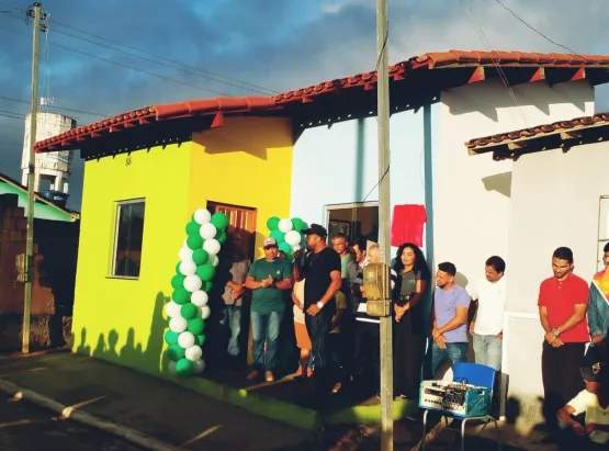 Prefeito Manrick Teixeira entrega duas casas do programa Minha Casa Melhor no distrito de Cruzeiro do Sul