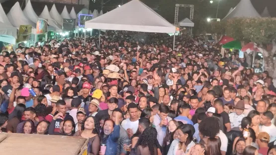 Primeiro dia da Festa de Aniversário de 61 anos de Lajedão foi um sucesso