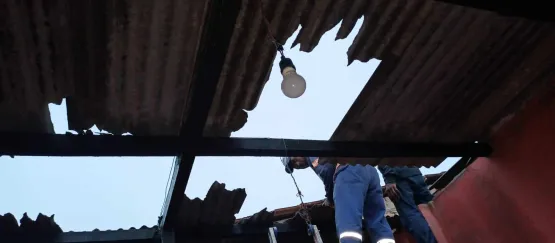 Caldeira de fábrica de produtos de limpeza explode e deixa dois feridos em Itamaraju