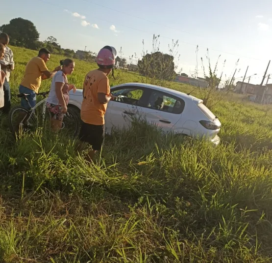 Motorista de aplicativo é morto a tiros dentro do carro em Eunápolis