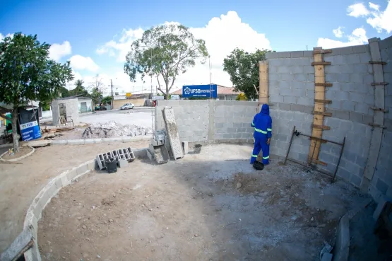 Construção da Praça Joana Angélica no Bairro São José Avança para a Fase de Pavimentação e Instalação